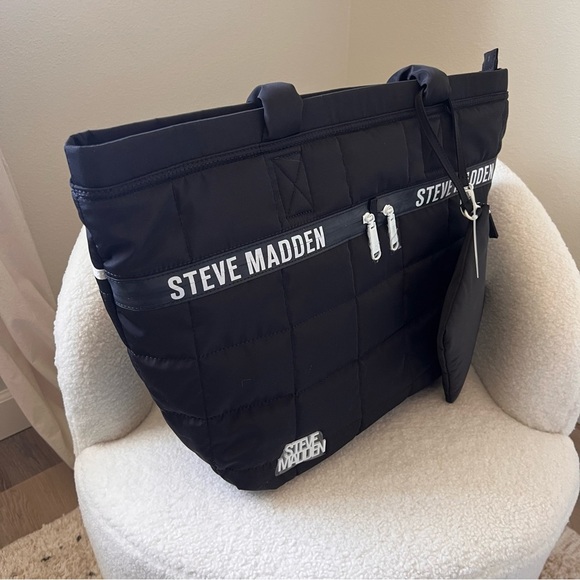 NWT Steve Madden Black Nylon Quilted Tote with Detachable Pouch - Picture 4 of 6